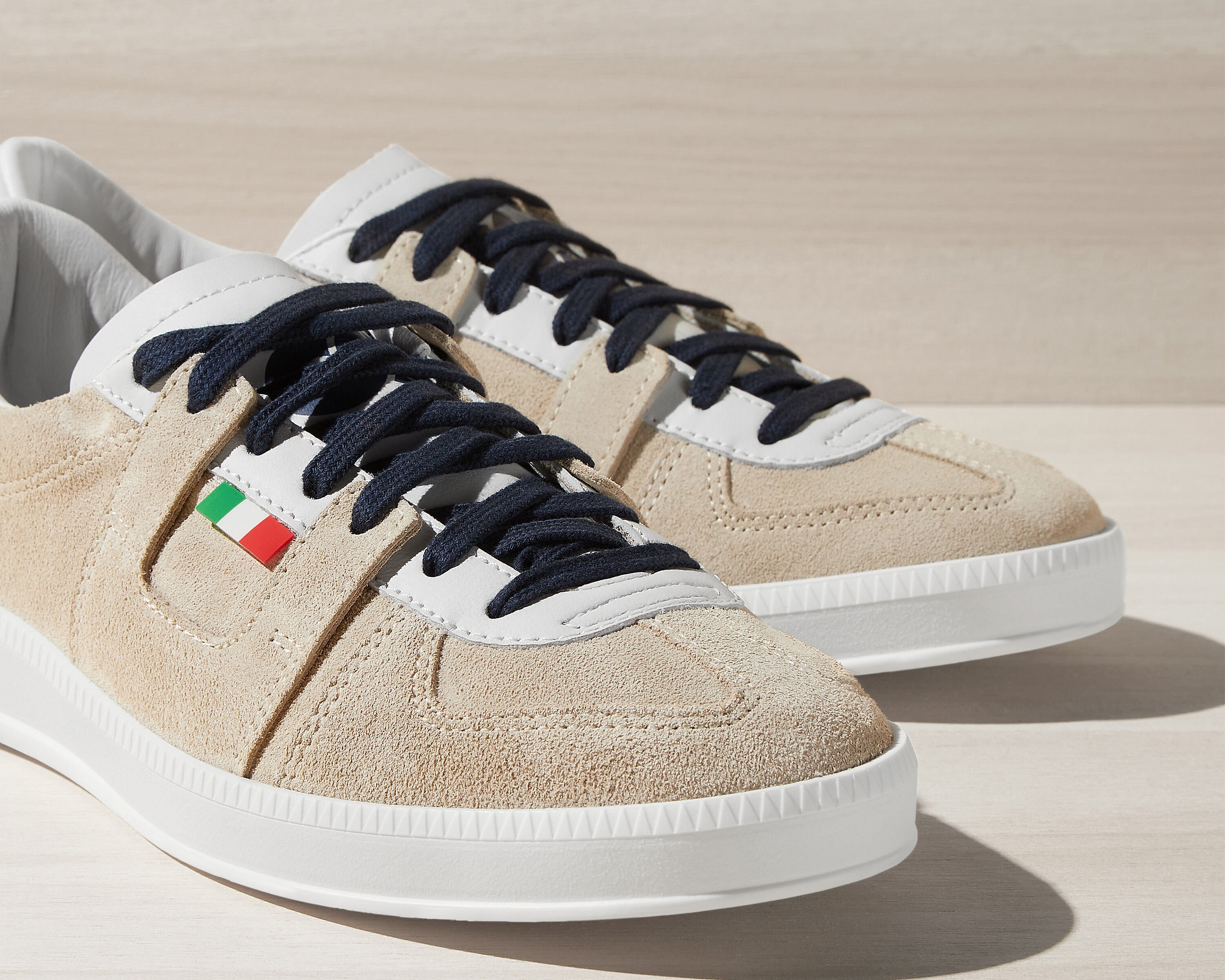 Monza Beige/White