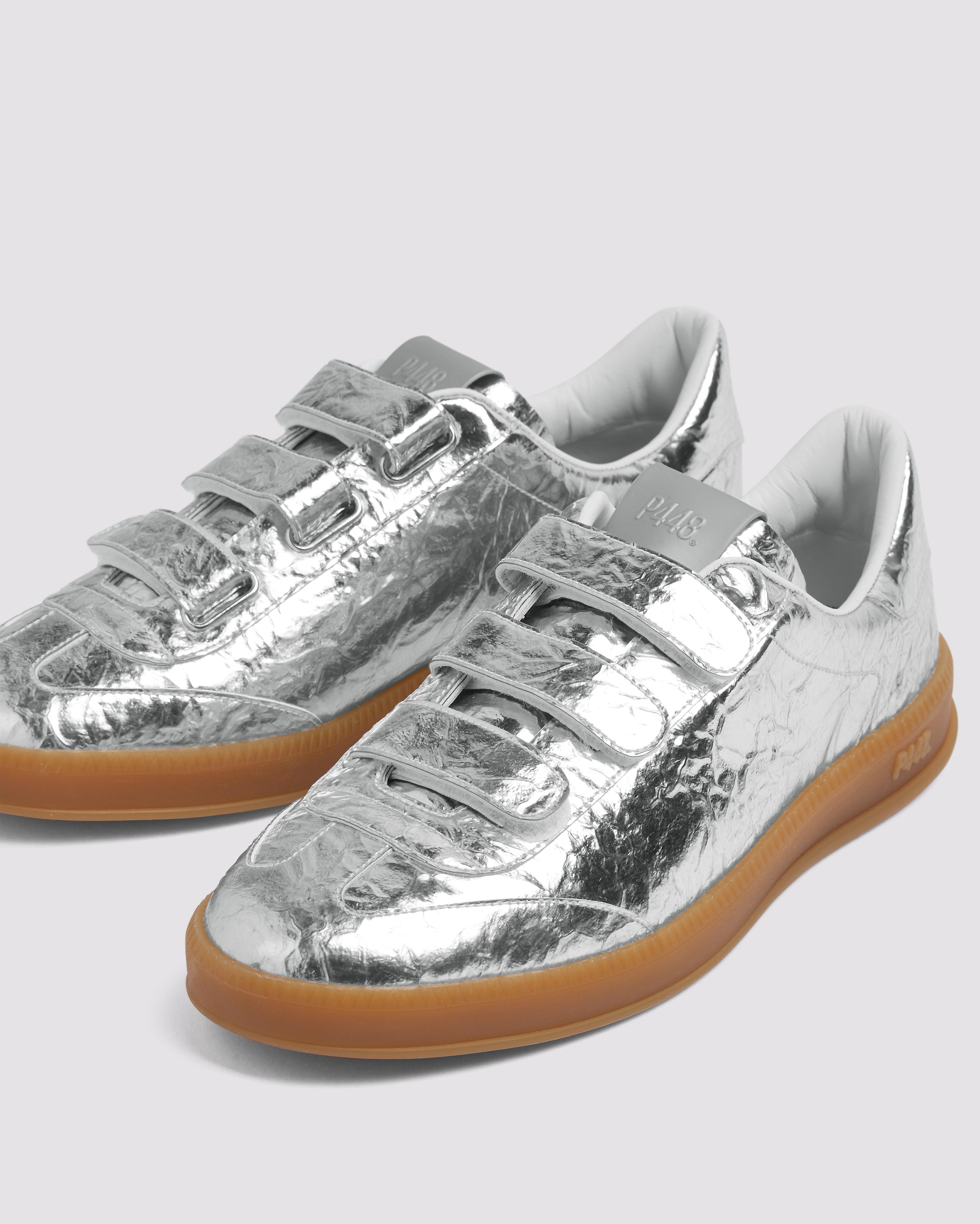 P448 metallic lace up sneaker online